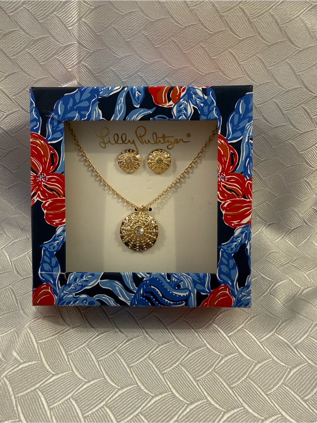 Lilly Pulitzer Gold Textured Round Pendant Necklace & Stud Set